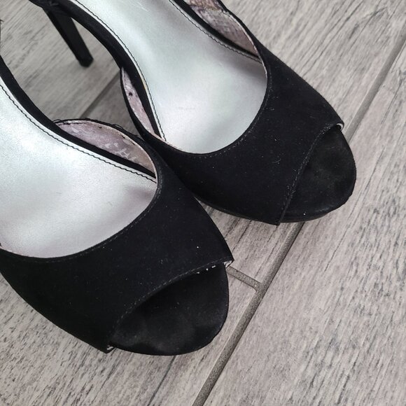 Fergalicious Radical Women's Black Peep-Toe Stiletto Heels Size 8.5W - Picture 14 of 15